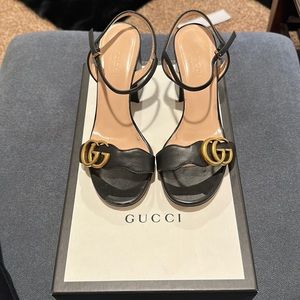 Great condition Gucci Shoes